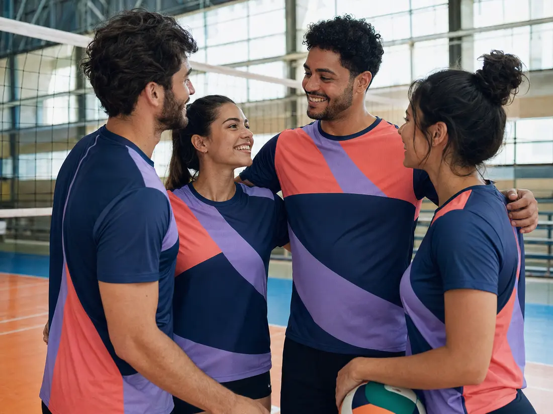 Equipe usando uniformes esportivos sublimados